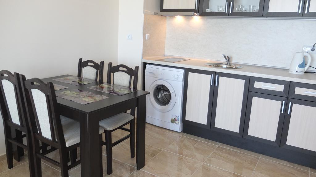 Golden Sea View Apartments Pomorie Exterior foto